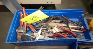 LOT OF MISCELLANEOUS HAND TOOLS