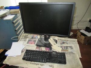DELL P2213T MONITOR & KEYBOARD ONLY